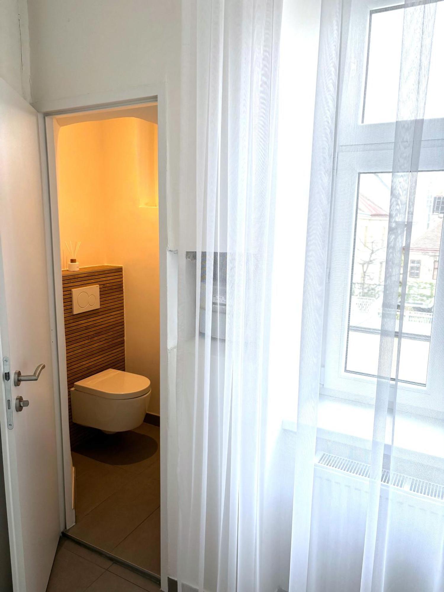 Traumhafte Wohnung Fuer 3, Grosszuegig, Walk In Dusche ウィーン エクステリア 写真
